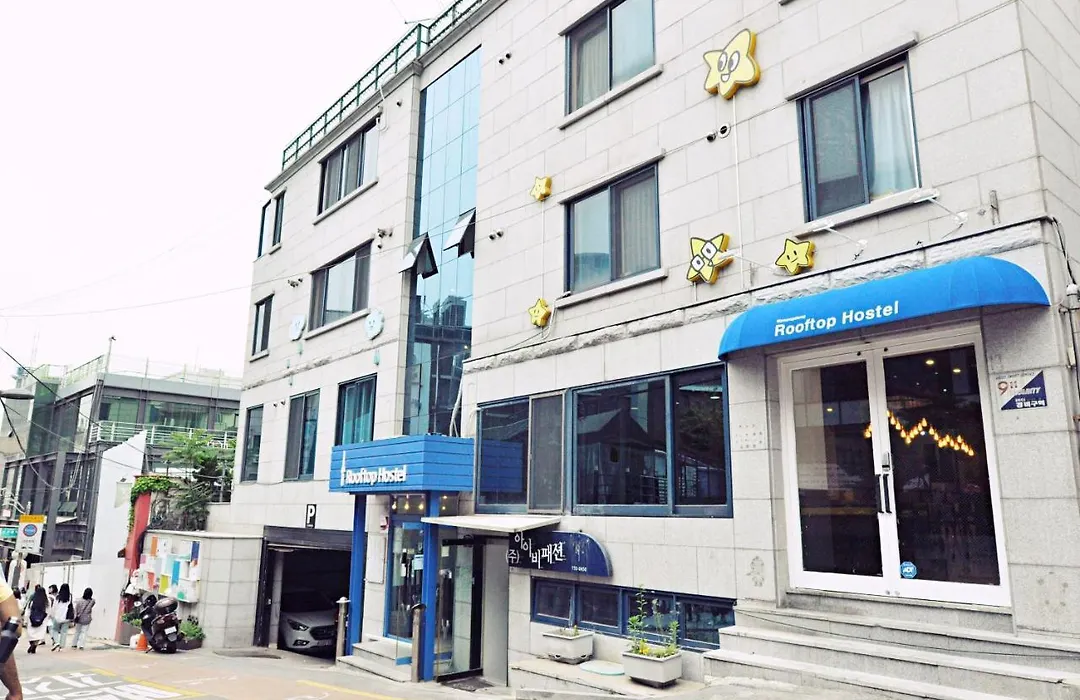 Oyo Rooftop Hostel-1